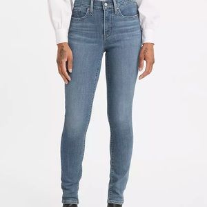 Levi’s skinny jeans